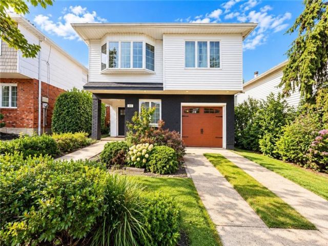  3 BR,  2.00 BTH &nbsp;Single family style home in Great Kill