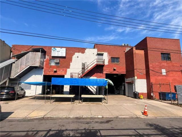 Studio,  0.00 BTH &nbsp;Warehouse style home in Corona