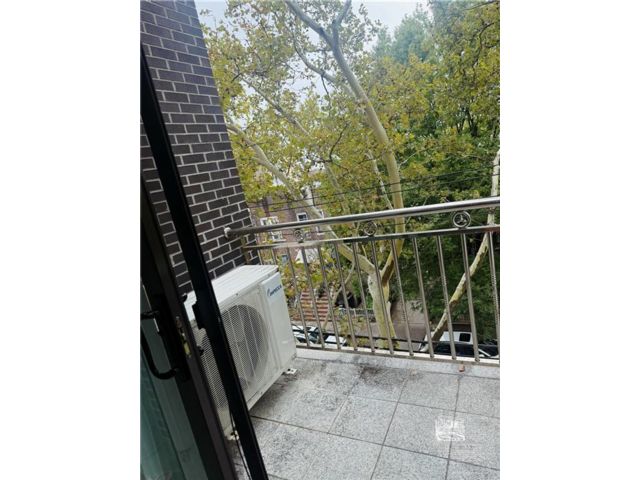 [PHOTO]