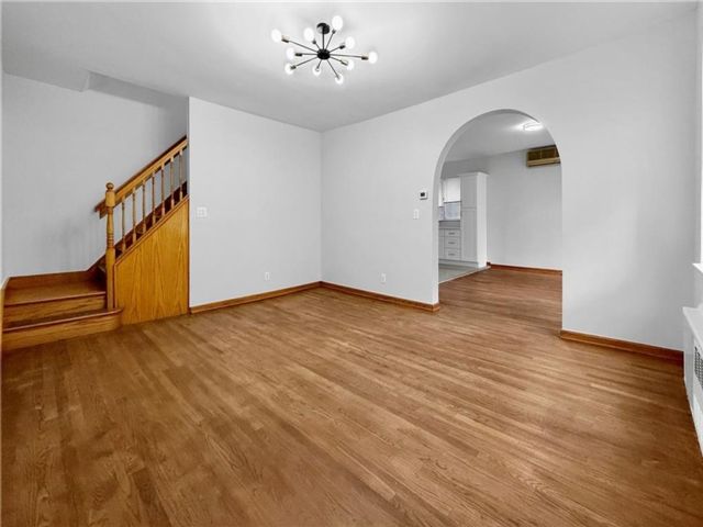  4 BR,  2.00 BTH &nbsp;Single family style home in Sheepshead Bay
