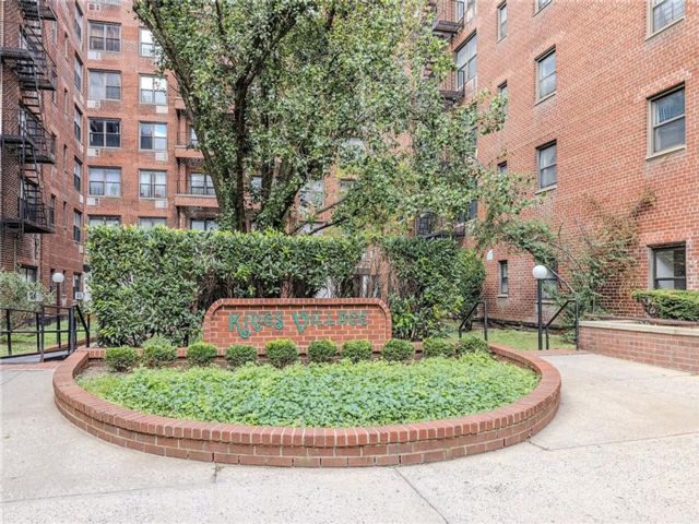  2 BR,  1.00 BTH &nbsp;Co-op style home in East Flatbush