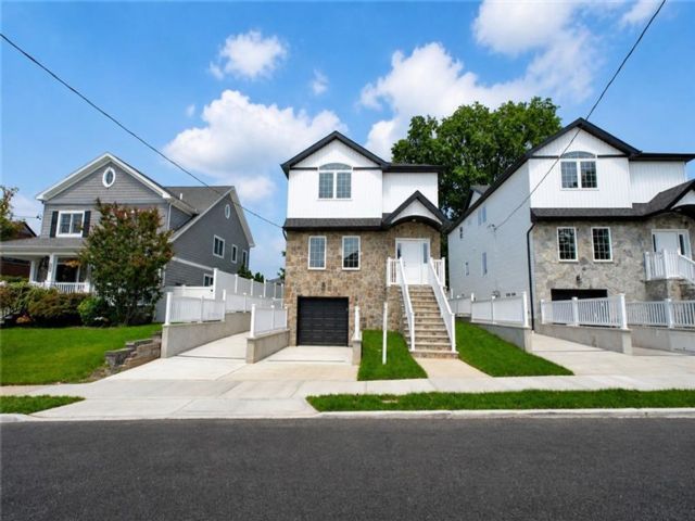Studio,  0.00 BTH &nbsp;Multi-family style home in Sunset Hill