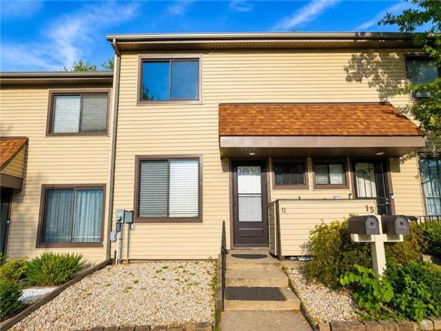  2 BR,  2.00 BTH &nbsp;Condominium style home in Rossville