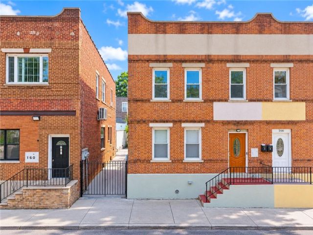  7 BR,  0.00 BTH &nbsp;Multi-family style home in Tompkinsville