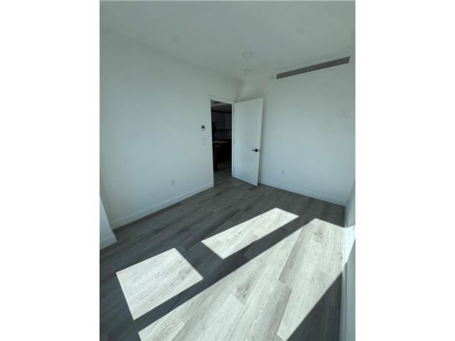 [PHOTO]