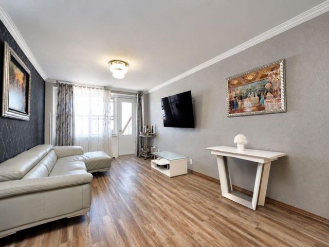  1 BR,  1.00 BTH &nbsp;Co-op style home in Brighton Beach