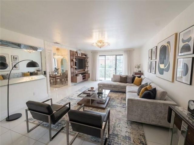  2 BR,  2.00 BTH &nbsp;Condominium style home in Bensonhurst