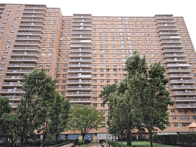  2 BR,  1.00 BTH &nbsp;Co-op style home in Coney Island