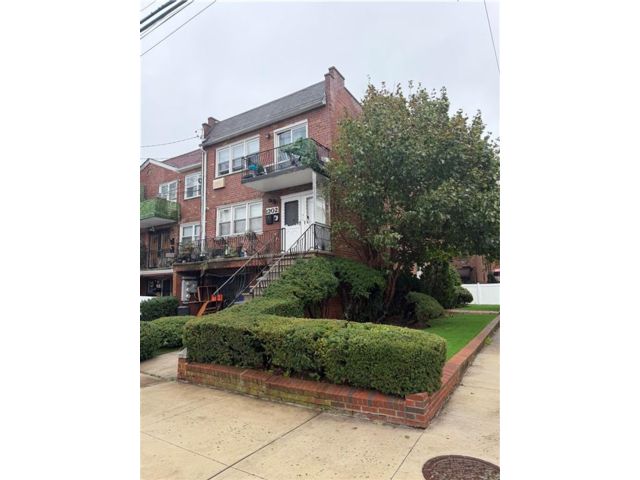  8 BR,  3.00 BTH &nbsp;Multi-family style home in Georgetown