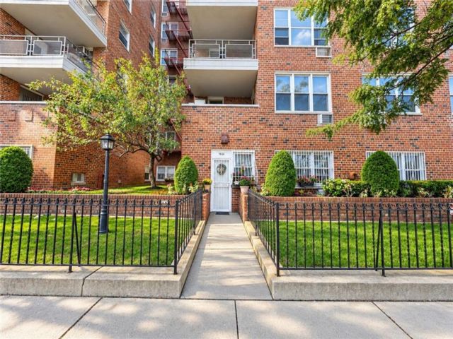  2 BR,  1.00 BTH &nbsp;Co-op style home in Sheepshead Bay