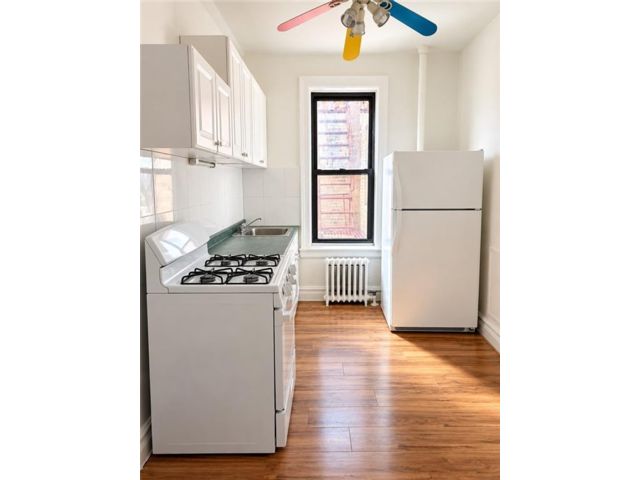 [Brighton Beach Real Estate, listing number 3351444]