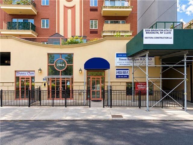 Studio,  0.00 BTH &nbsp;Commercial style home in Brighton Beach