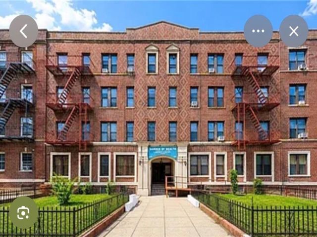  1 BR,  1.00 BTH &nbsp;Co-op style home in Brighton Beach