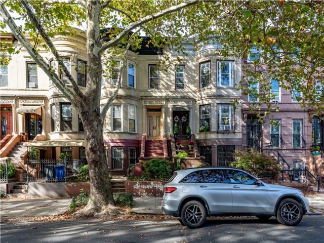  5 BR,  3.00 BTH &nbsp;Multi-family style home in Bedford Stuyvesant