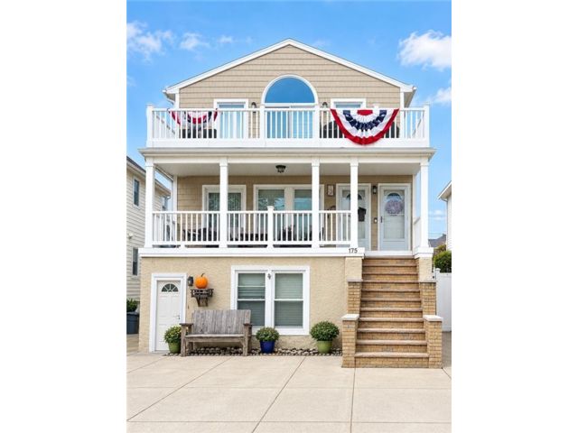  2 BR,  1.00 BTH &nbsp;Condominium style home in Belle Harbor