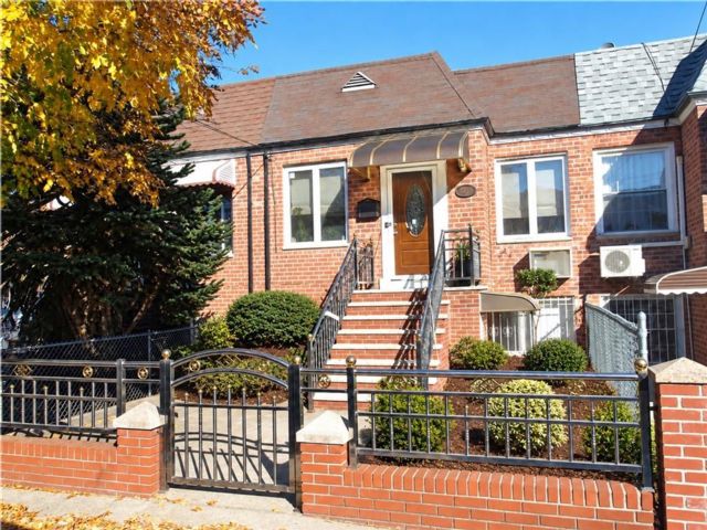  2 BR,  2.00 BTH &nbsp;Single family style home in Old Mill Basin