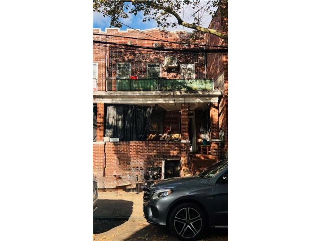 Studio,  0.00 BTH &nbsp;Multi-family style home in Sunset Park