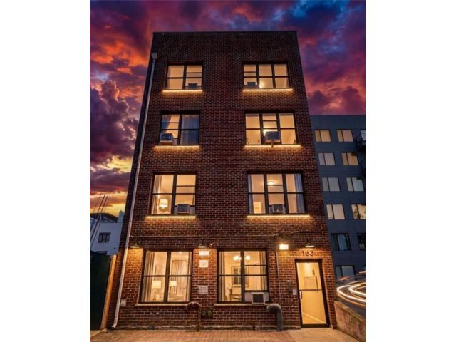 Studio,  0.00 BTH &nbsp;Multi-family style home in Flatbush
