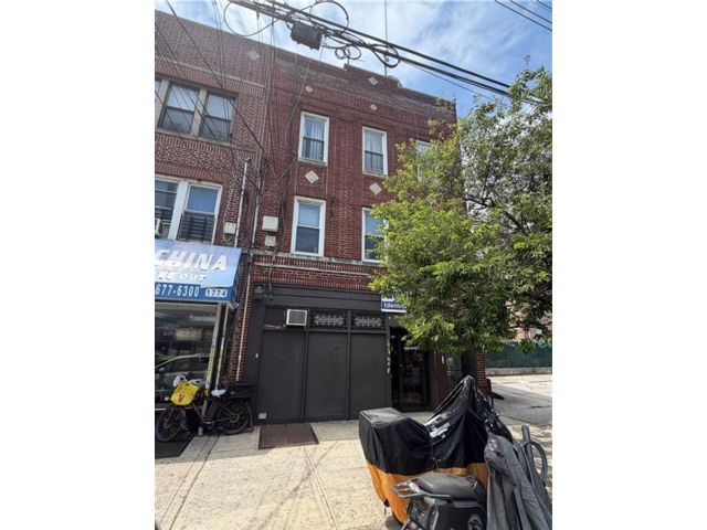 Studio,  0.00 BTH &nbsp;Mixed use style home in Flatbush