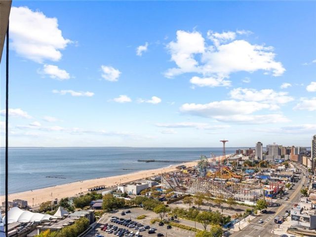  2 BR,  1.00 BTH &nbsp;Condominium style home in Brighton Beach