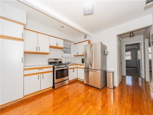  1 BR,  1.00 BTH &nbsp;Condominium style home in Brighton Beach