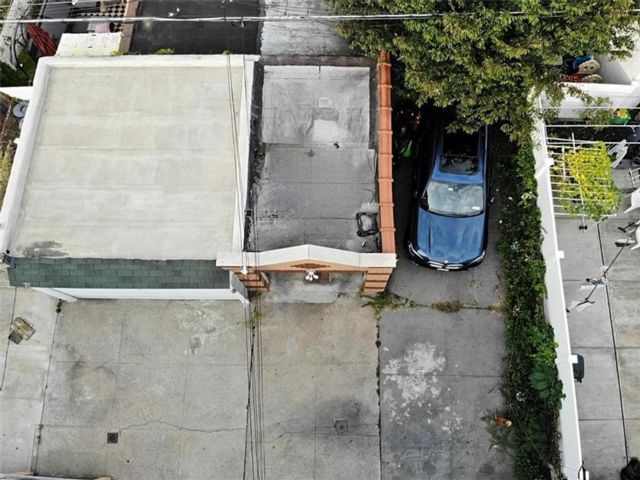 [PHOTO]
