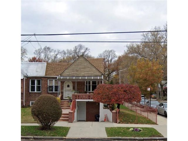  2 BR,  2.00 BTH &nbsp;Single family style home in East Flatbush