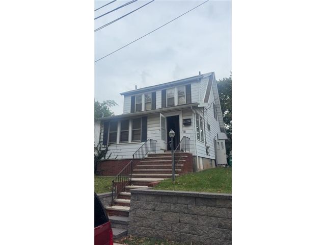 Studio,  2.00 BTH &nbsp;Multi-family style home in Great Kill