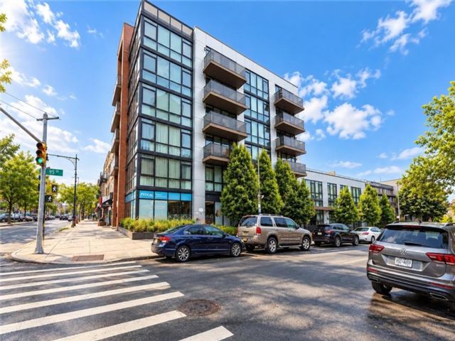  1 BR,  1.00 BTH &nbsp;Condominium style home in Bay Ridge