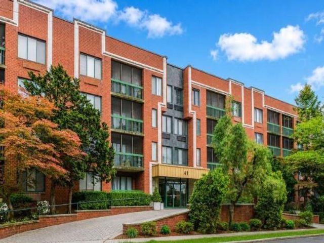 1 BR,  1.00 BTH &nbsp;Condominium style home in New Springville