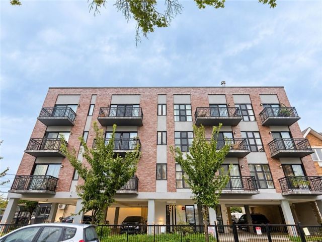 2 BR,  1.00 BTH &nbsp;Condominium style home in Bath Beach