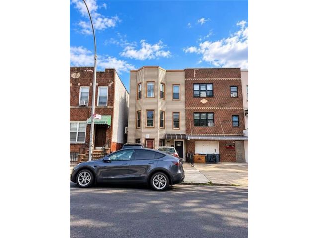Studio,  0.00 BTH &nbsp;Multi-family style home in Bensonhurst