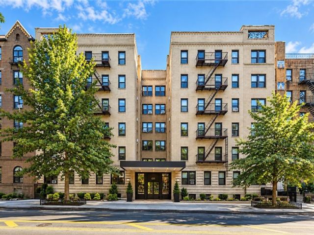  2 BR,  1.00 BTH &nbsp;Co-op style home in Lefferts Garden