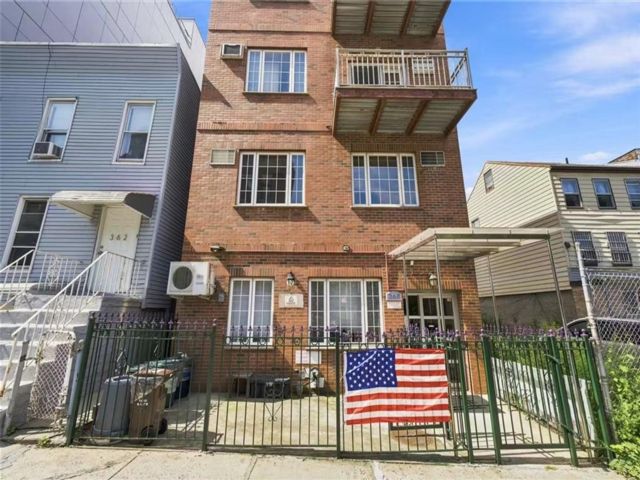  1 BR,  1.00 BTH &nbsp;Condominium style home in Sunset Park