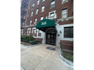  1 BR,  1.00 BTH &nbsp;Co-op style home in Bay Ridge