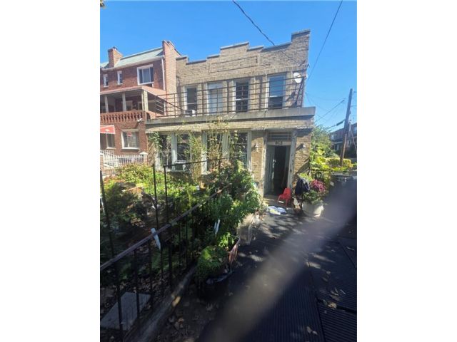 Studio,  0.00 BTH &nbsp;Multi-family style home in East Flatbush