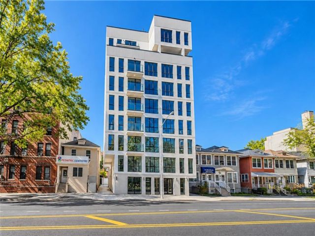  1 BR,  1.00 BTH &nbsp;Condominium style home in Homecrest
