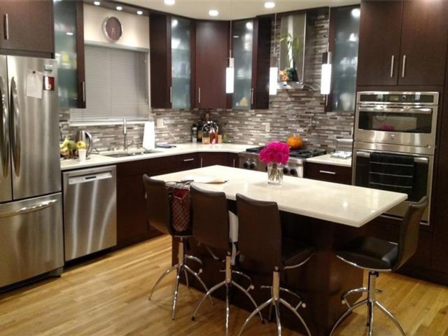 4 BR,  4.00 BTH &nbsp;Multi-family style home in Mill Basin