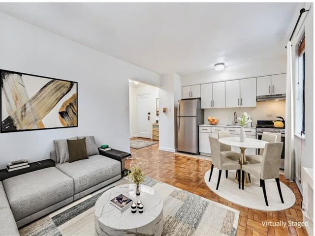  1 BR,  1.00 BTH &nbsp;Co-op style home in Midwood