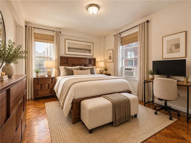  2 BR,  1.00 BTH &nbsp;Co-op style home in Bay Ridge