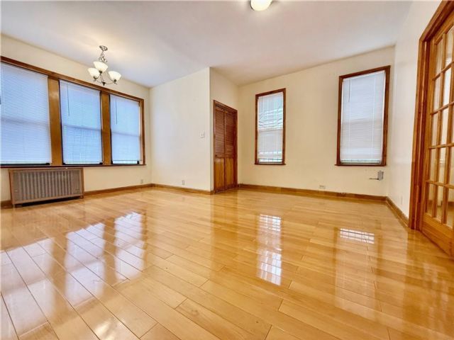  3 BR,  1.00 BTH &nbsp;Multi-family style home in Gravesend