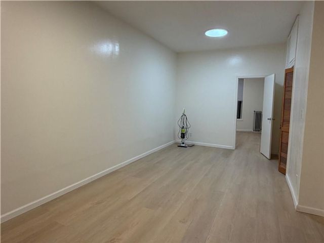  3 BR,  1.00 BTH &nbsp;Multi-family style home in Bay Ridge