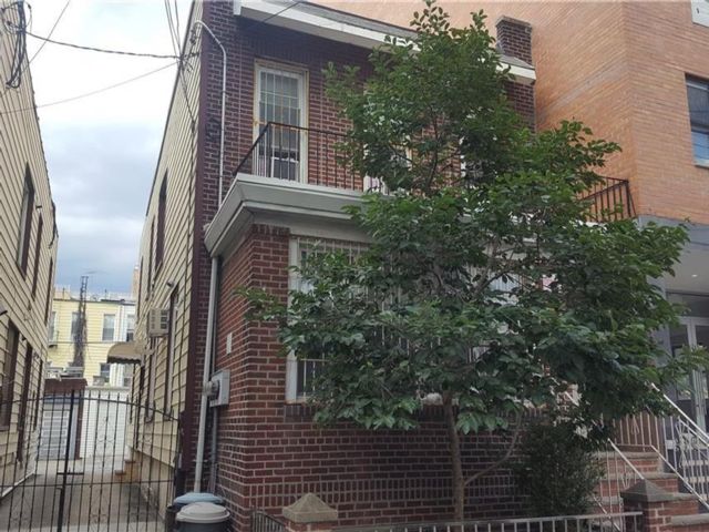 Studio,  0.00 BTH &nbsp;Multi-family style home in Sunset Park