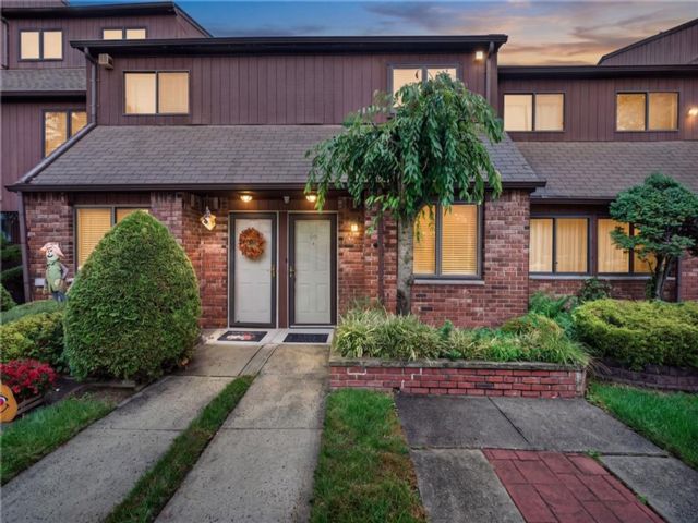  2 BR,  2.00 BTH &nbsp;Condominium style home in Grasmere