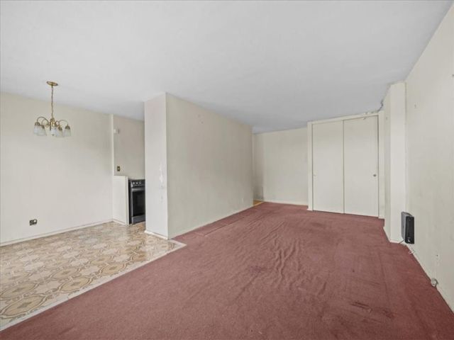  2 BR,  2.00 BTH &nbsp;Co-op style home in Coney Island
