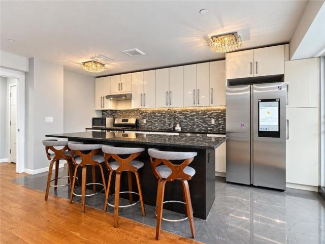  2 BR,  2.00 BTH &nbsp;Condominium style home in Brighton Beach