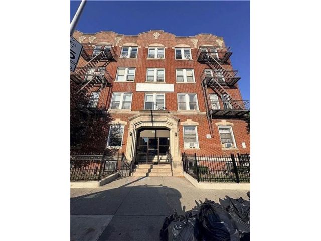  1 BR,  1.00 BTH &nbsp;Co-op style home in Bensonhurst