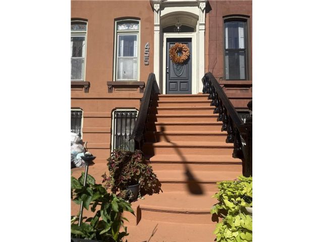  5 BR,  4.00 BTH &nbsp;Multi-family style home in Bedford Stuyvesant