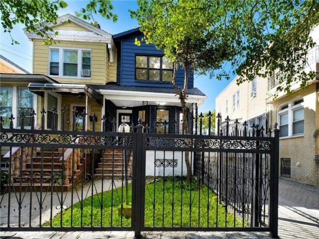  6 BR,  3.00 BTH &nbsp;Single family style home in East Flatbush