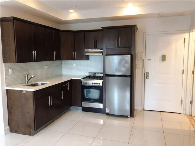  1 BR,  1.00 BTH &nbsp;Condominium style home in Midwood